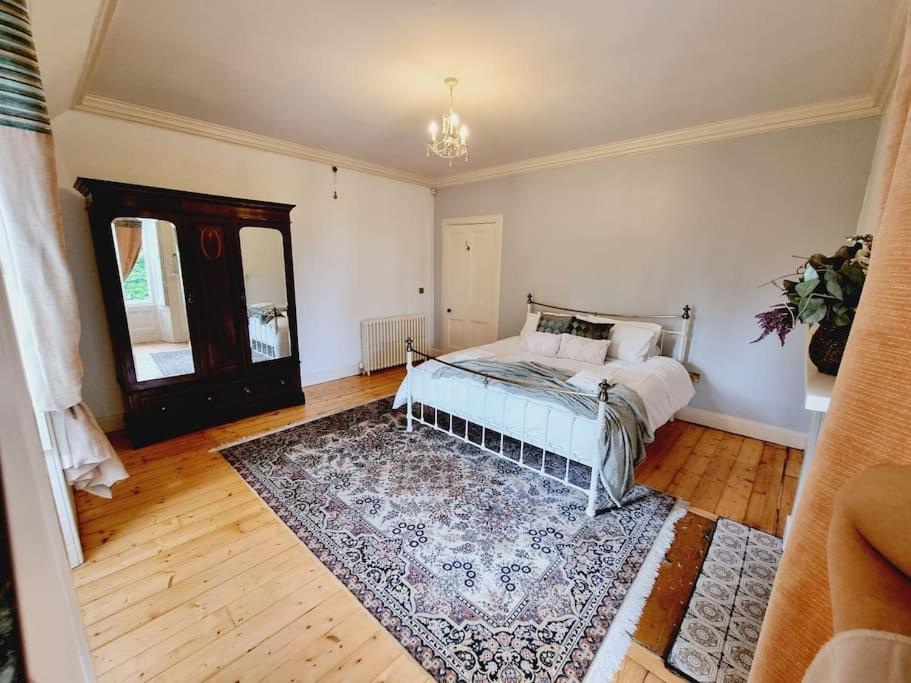 Luxury 5-bed - Winfields House