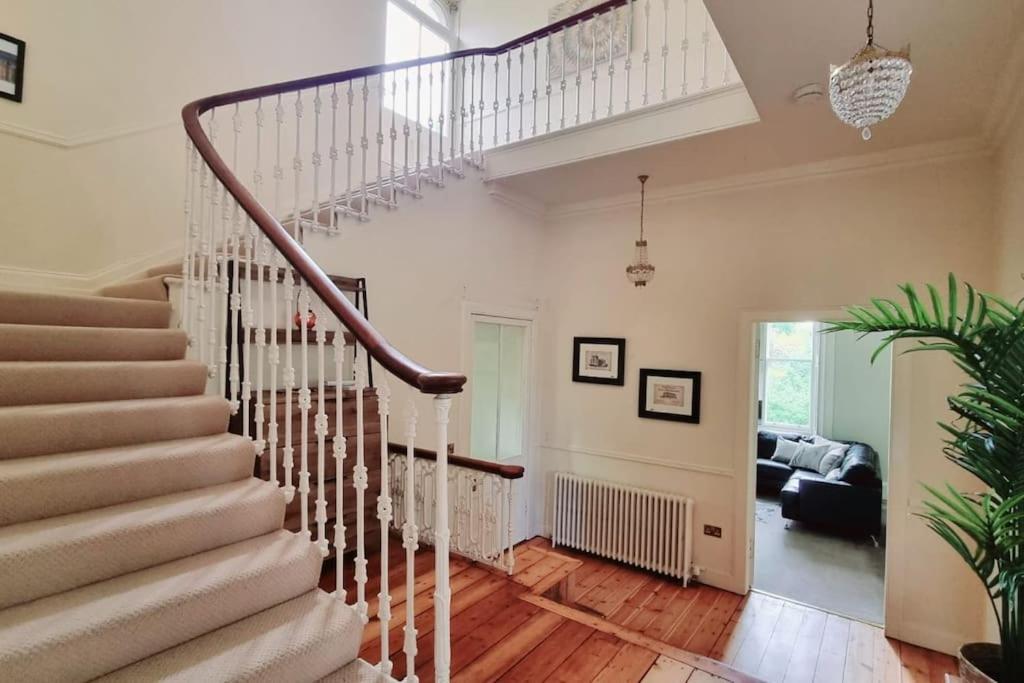Luxury 5-bed - Winfields House